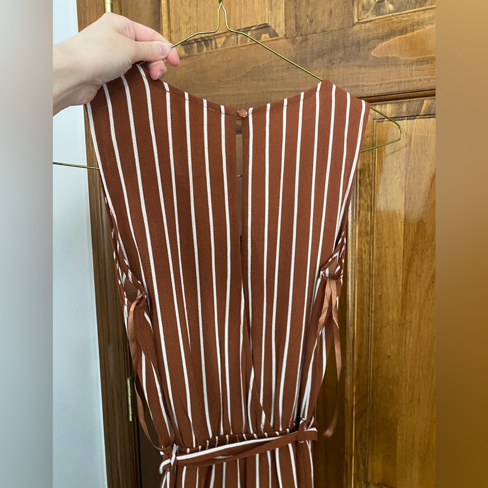 Brown flowy romper - Picture 3 of 4